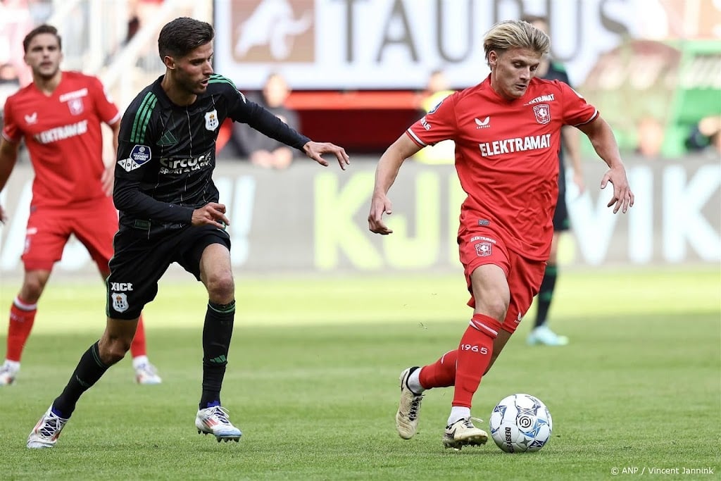 FC Twente weet thuis ook niet te winnen van PEC Zwolle
