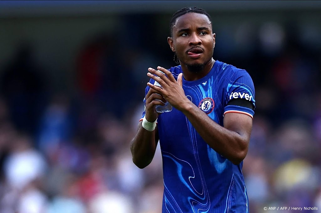 Invaller Nkunku helpt Chelsea kort voor tijd langs Bournemouth