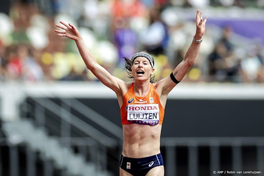 Luijten doorstaat snikhete marathon met zakken ijs in topje