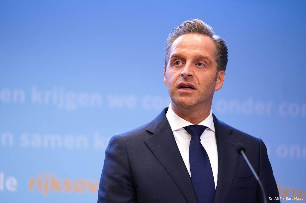 De Jonge kijkt naar quarantaineplicht 'als stok achter de deur'