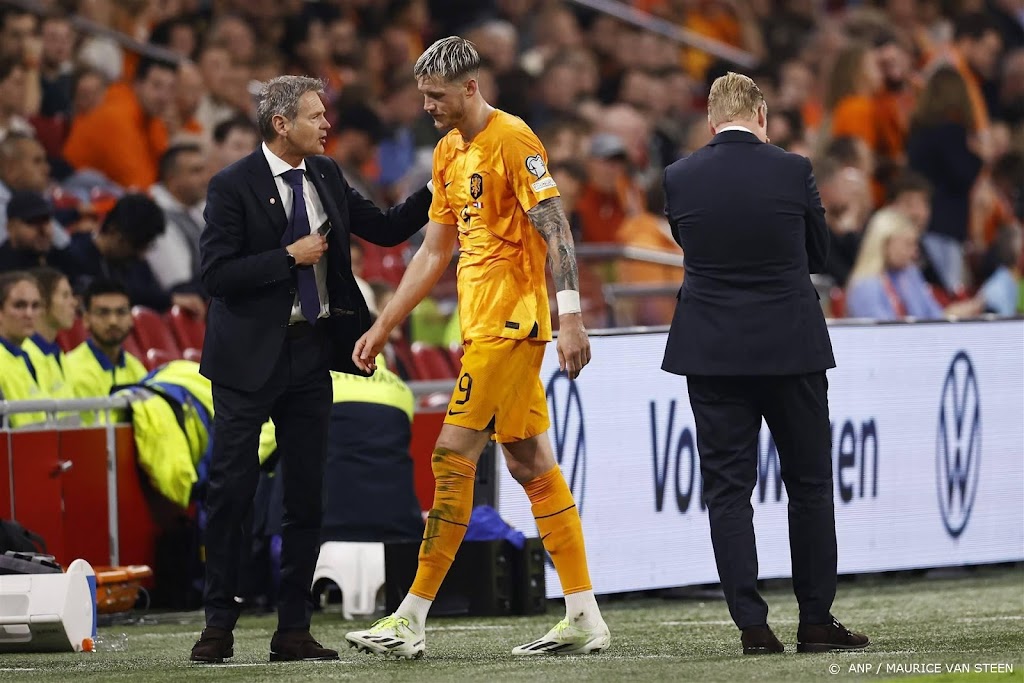 Oranje traint zonder Weghorst voor uitduel met Griekenland 