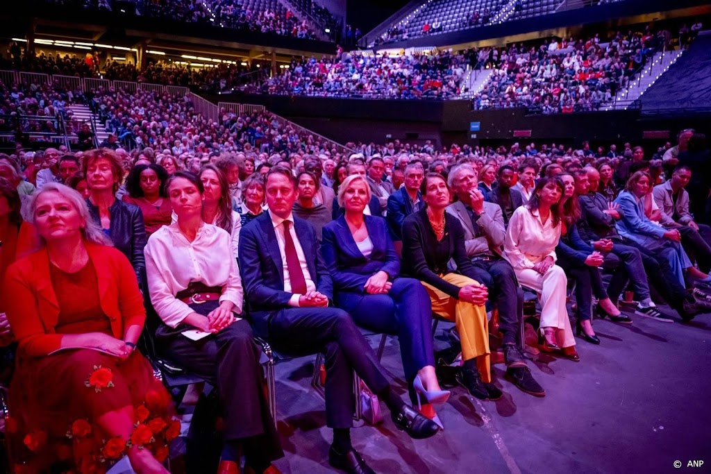 Leden PvdA En GroenLinks Minimumloon Ineens Naar 16 Euro leden-pvda-en-groenlinks-minimumloon-ineens-naar-16-euro