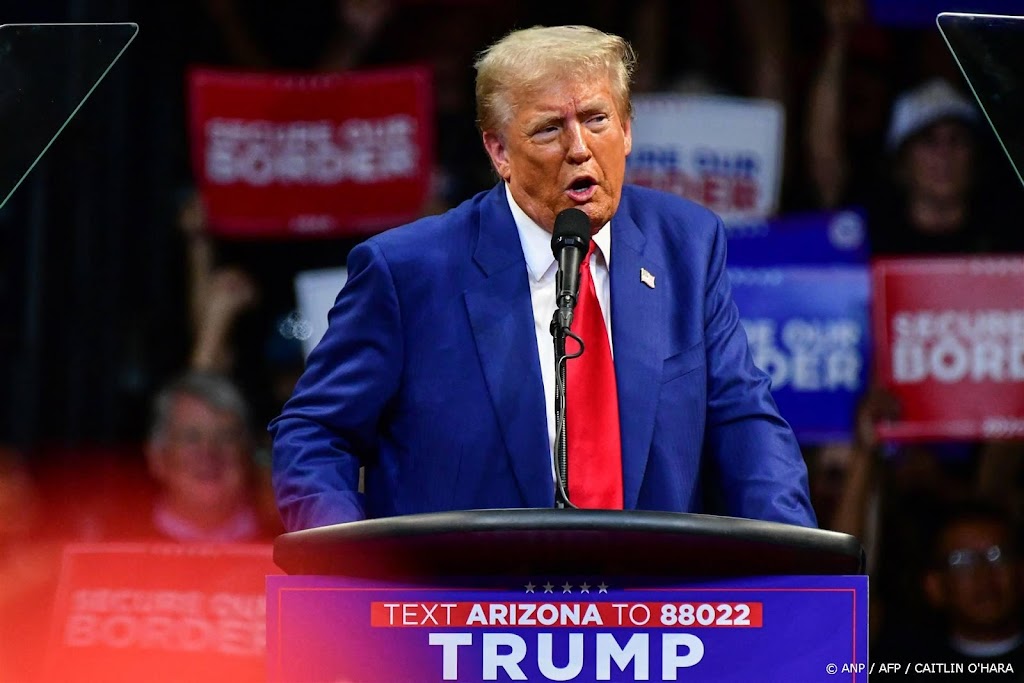 Trump haalt uit naar Apprentice-film: nep en zonder klasse