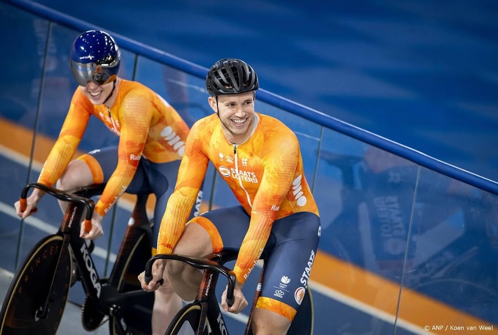 Nederlandse baansprinters prolongeren WK-titel in Shanghai