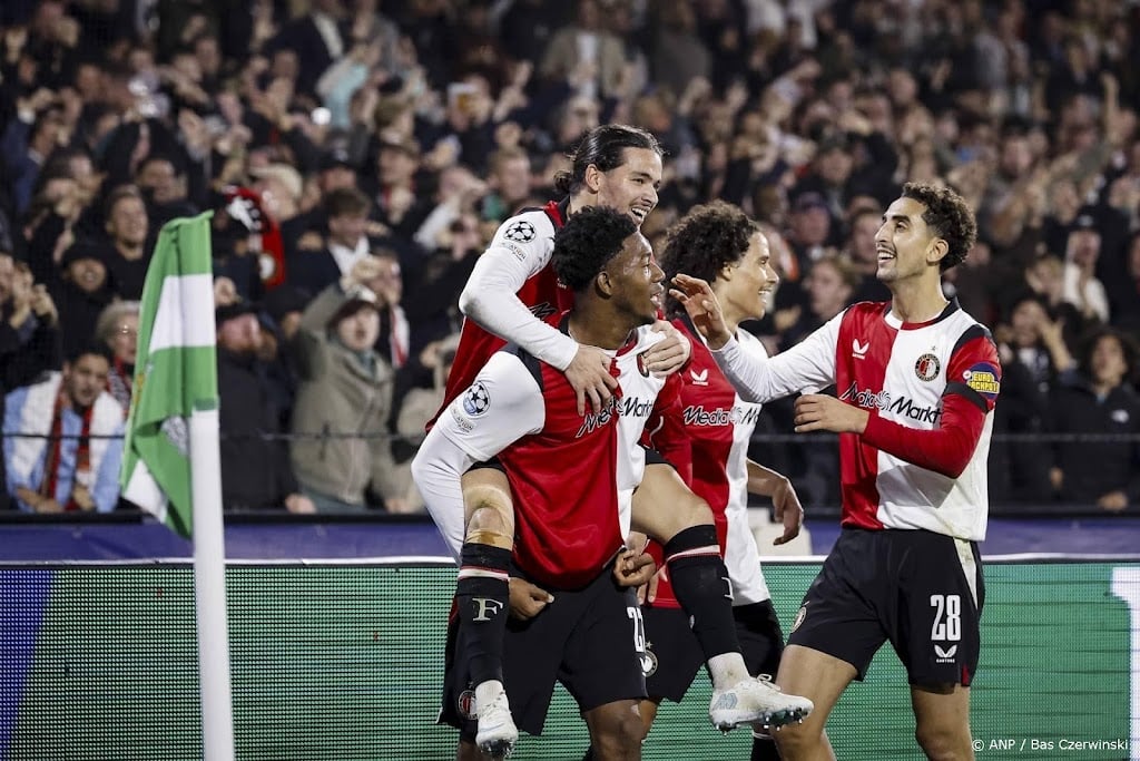 Verliezend trainer Fàbregas: Feyenoord was gewoon veel beter 