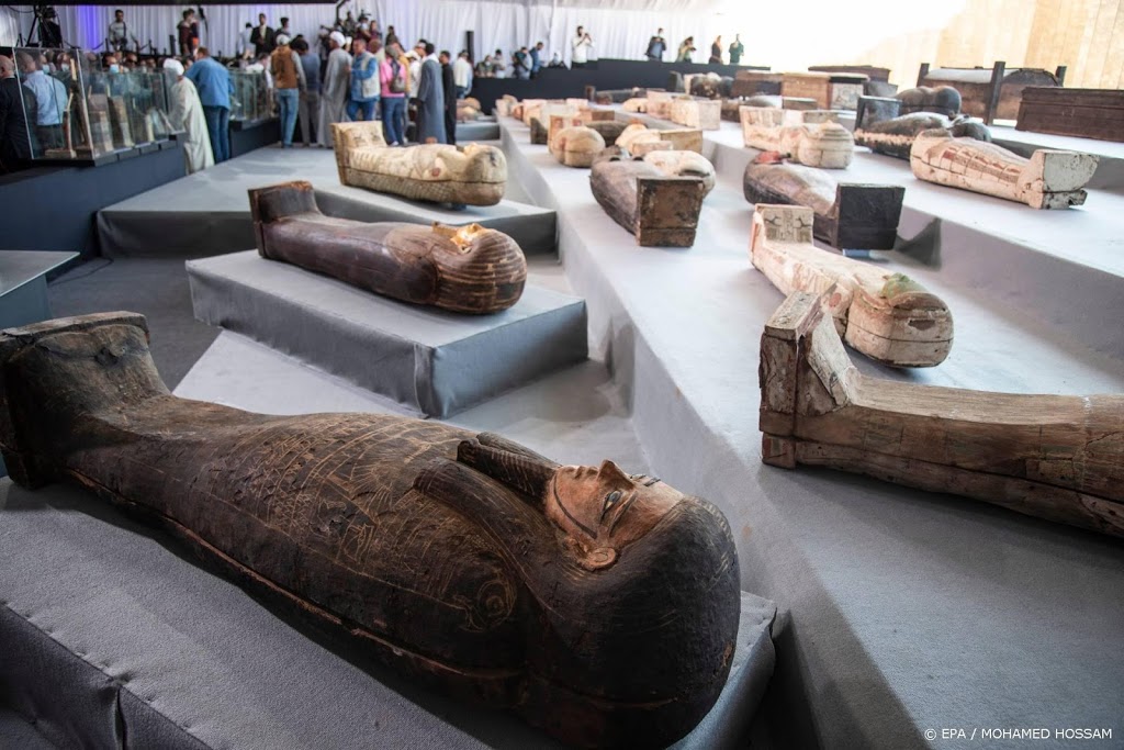 Archeologen vinden in Egypte ruim 100 sarcofagen