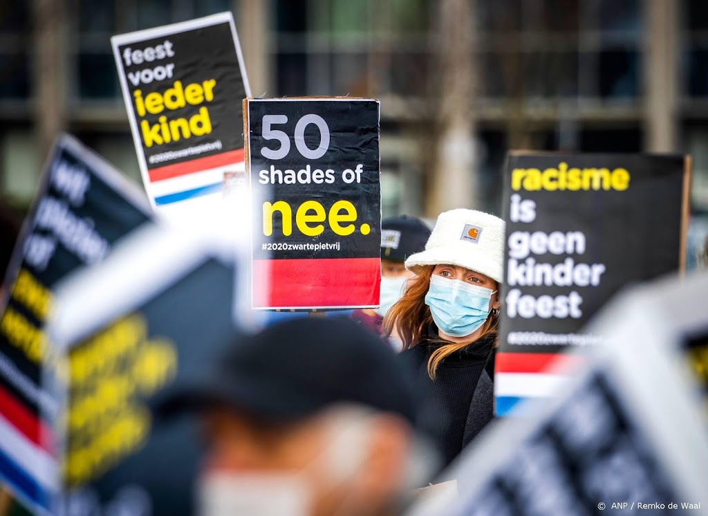 Tientallen betogers bij actie tegen Zwarte Piet in Breda