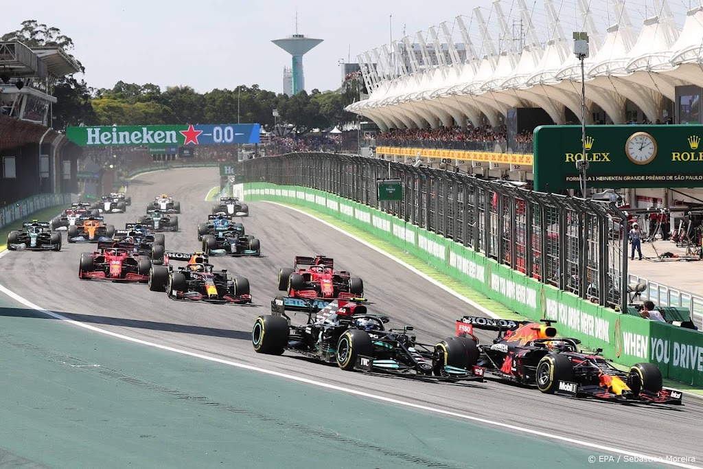 Hamilton wint in Brazilië en verkleint achterstand op Verstappen 