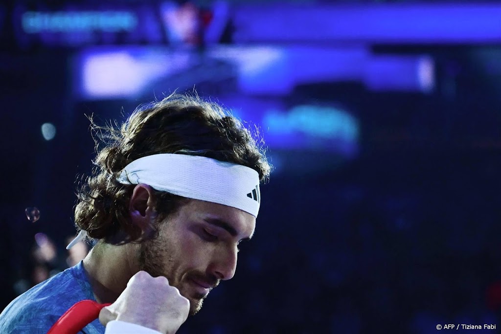 Tennisser Tsitsipas geeft na 3 games op tegen Rune bij ATP Finals