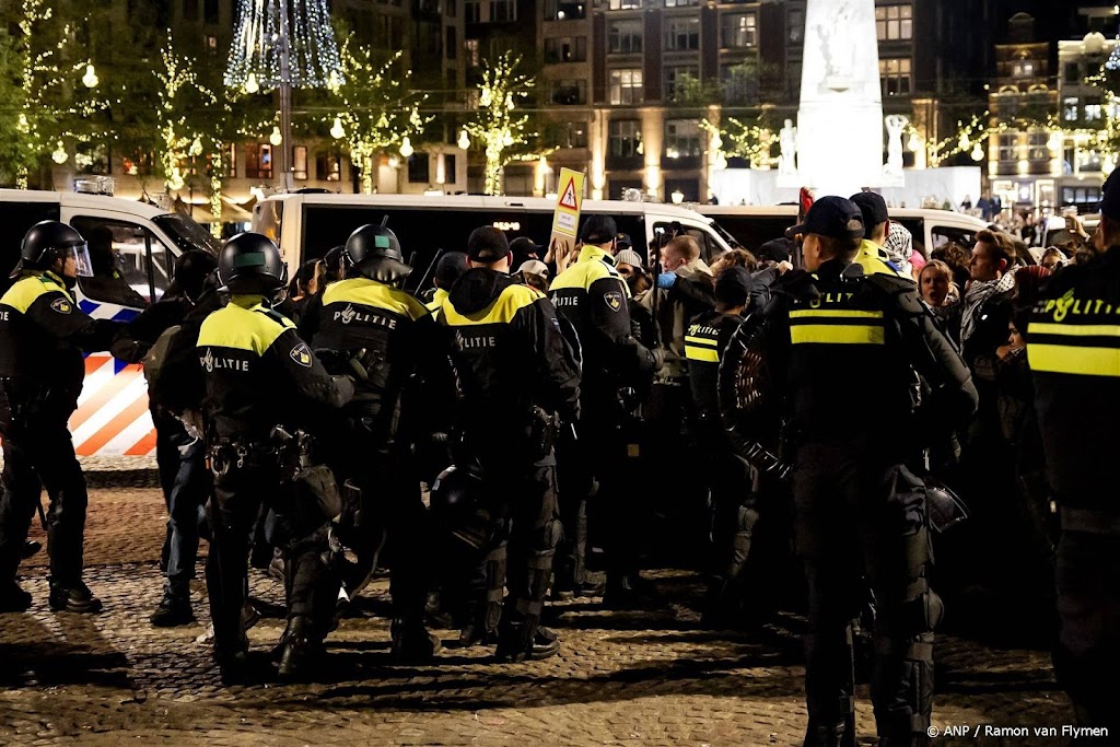 Politie onderzoekt beelden van politiegeweld na protest op de Dam