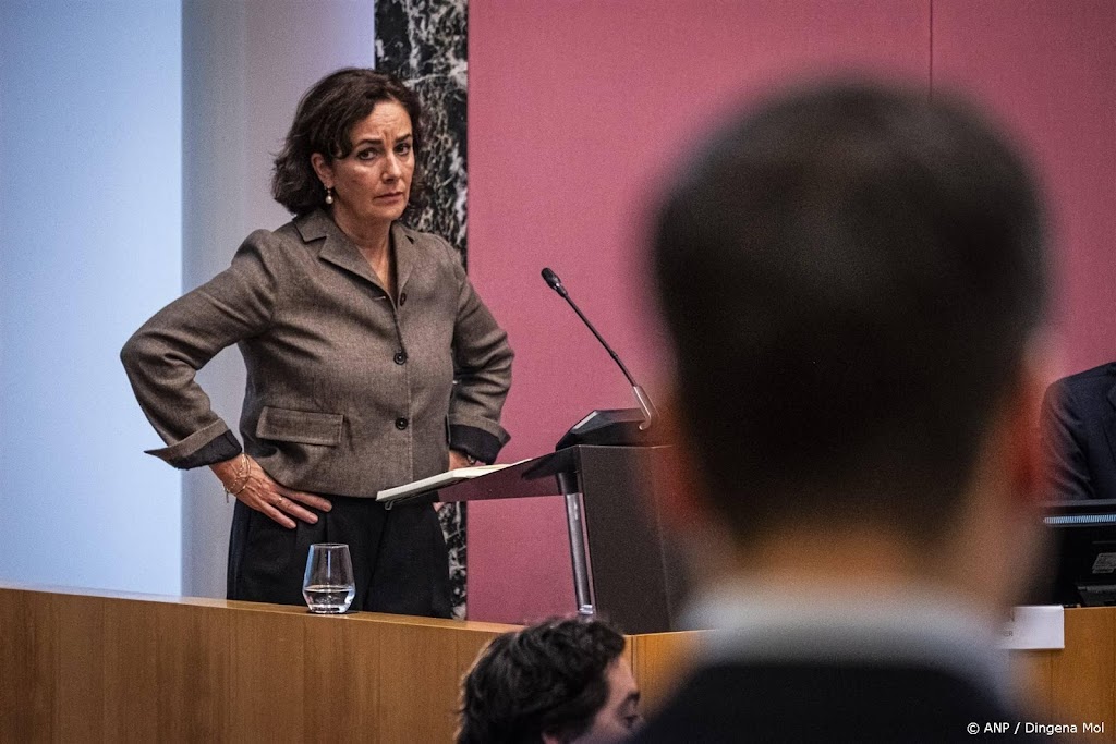 Halsema roept Amsterdammers op om naar elkaar om te kijken 