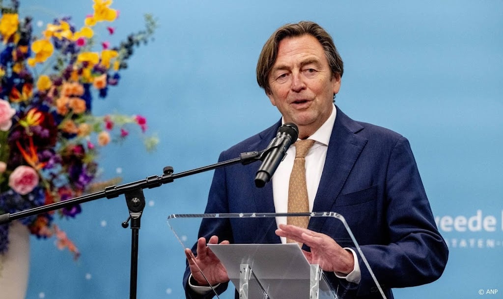 Informateur Wijers stapt op om privé-appjes