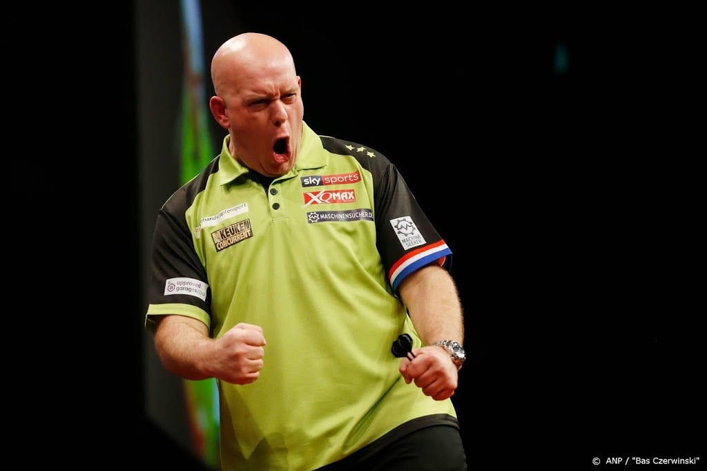 Van Gerwen opent WK darts met zege op Klaasen