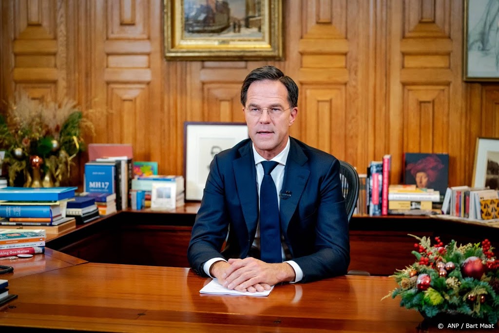 Rutte: land gaat voor zeker vijf weken 'op slot'