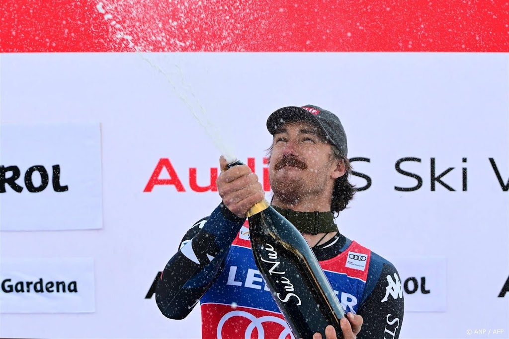 Skiër Bennett verrast favorieten bij eerste afdaling wereldbeker