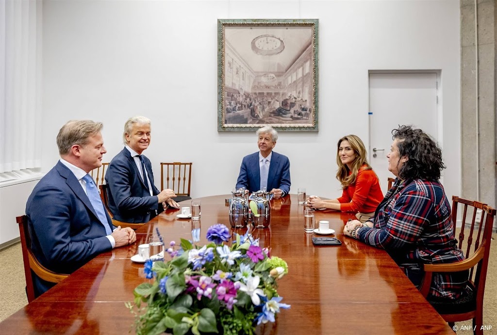 Plasterk en Wilders kondigen radiostilte aan bij start informatie