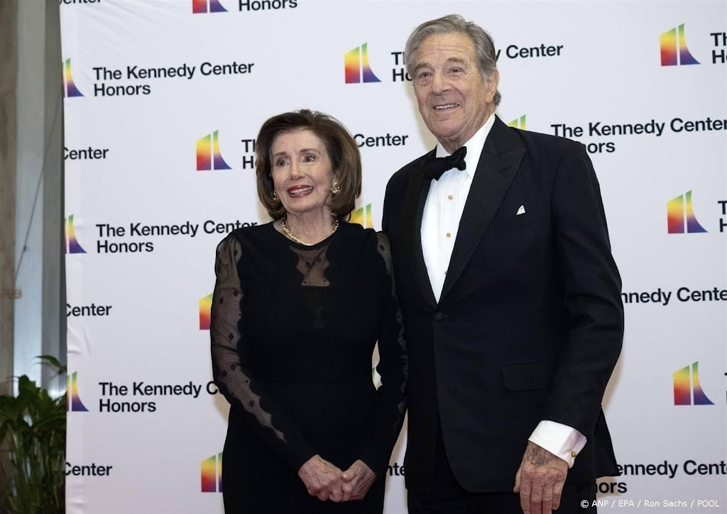 Kunstheup voor Amerikaanse toppolitica Pelosi na val 