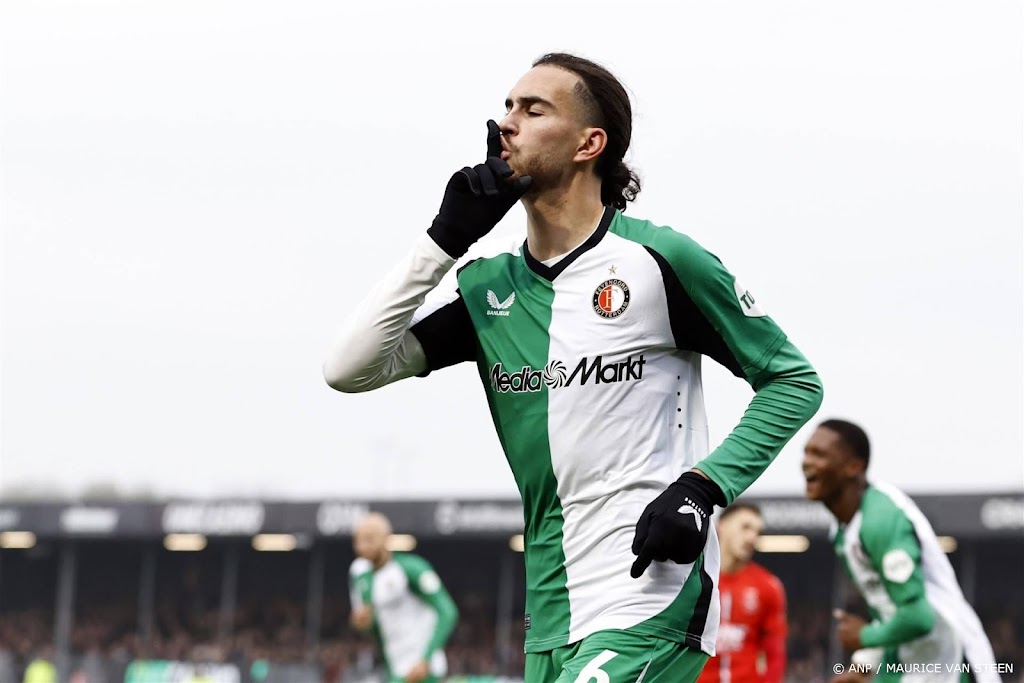 Feyenoord met Zerrouki en Stengs tegen Heracles Almelo