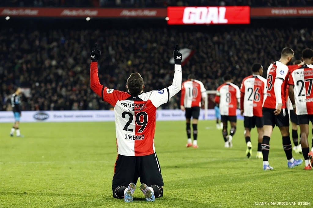Giménez leidt Feyenoord met drie treffers langs Heracles