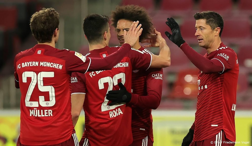 Bayern München neemt na zege weer wat meer afstand van Dortmund