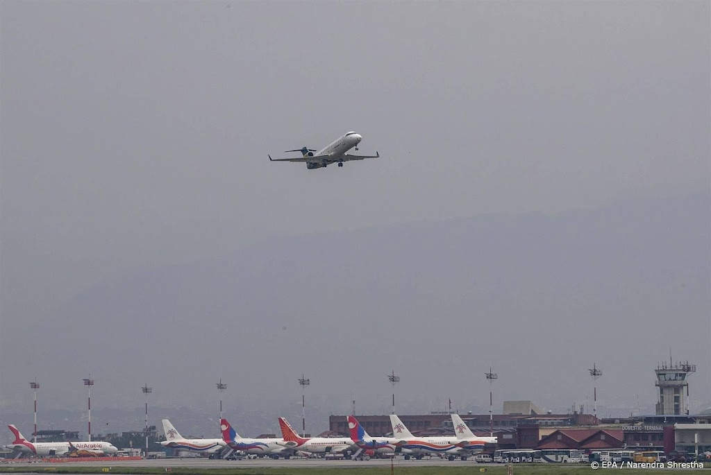Bijna alle inzittenden vliegtuig Nepal omgekomen na crash