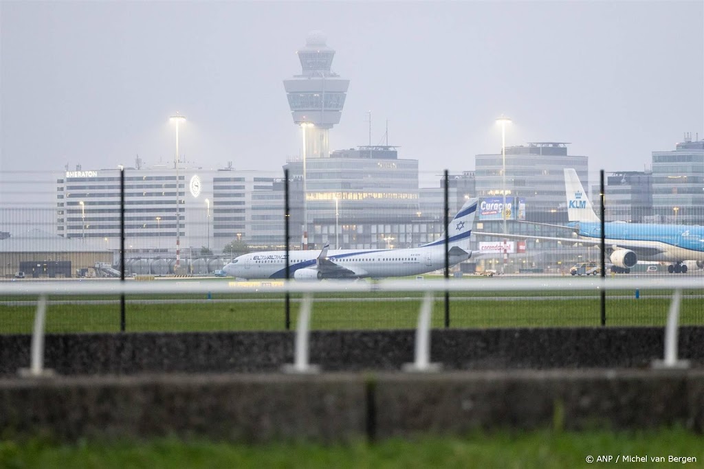 Tientallen vluchten geannuleerd op Schiphol om mist