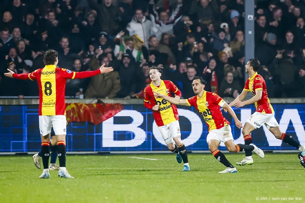 Go Ahead ten koste van FC Twente naar kwartfinales beker 