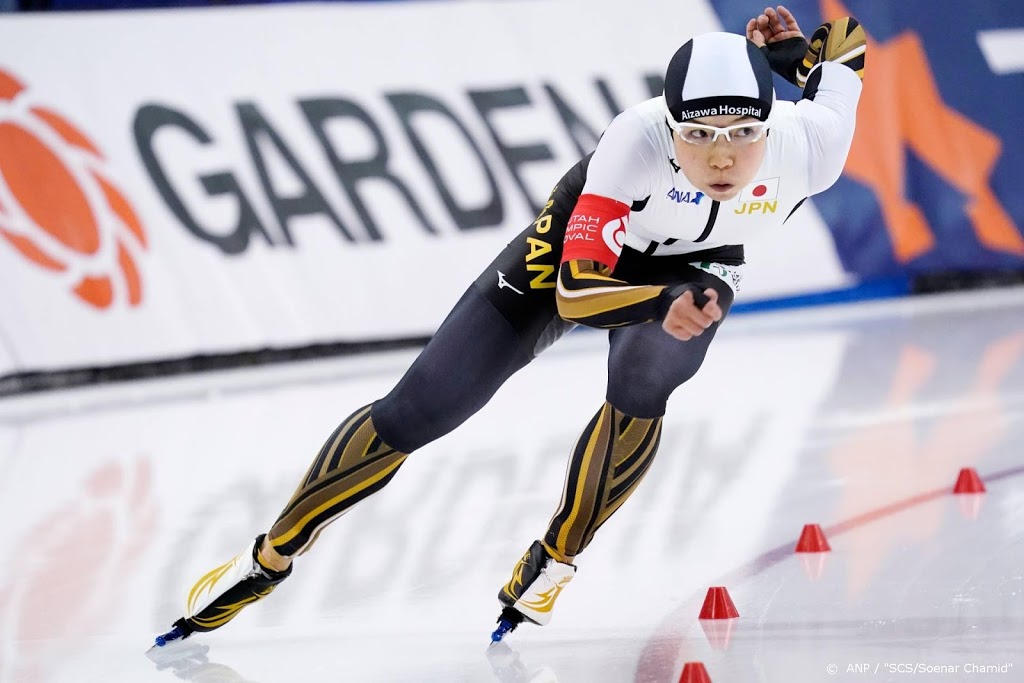 Kodaira herovert wereldtitel op 500 meter, De Jong zesde