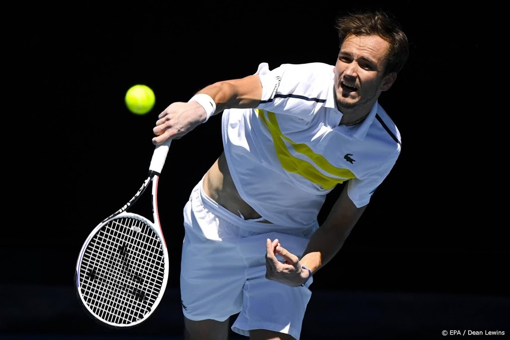 Medvedev in drie sets verder naar kwartfinale Australian Open