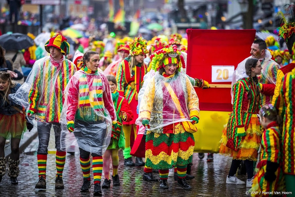 Kuipers: vier carnaval thuis of in café, maar mijd grote menigtes