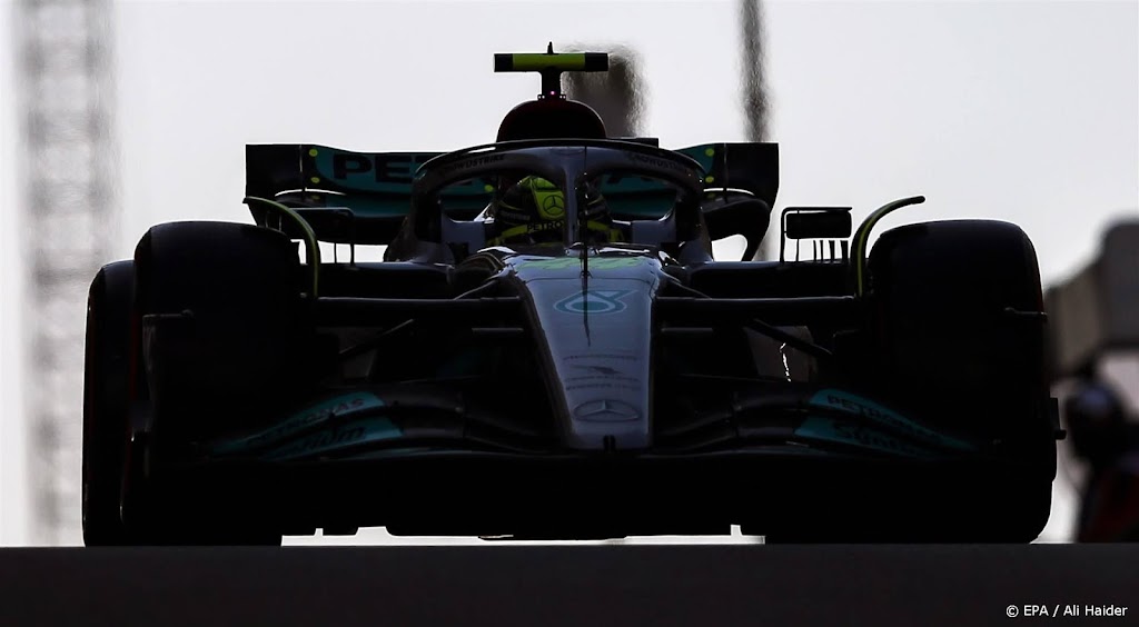 Formule 1-team Mercedes keert terug naar zwarte auto