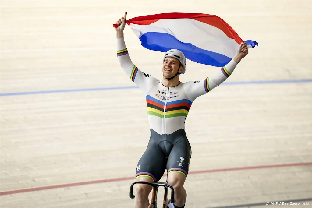 Lavreysen grijpt met overmacht vierde Europese sprinttitel 