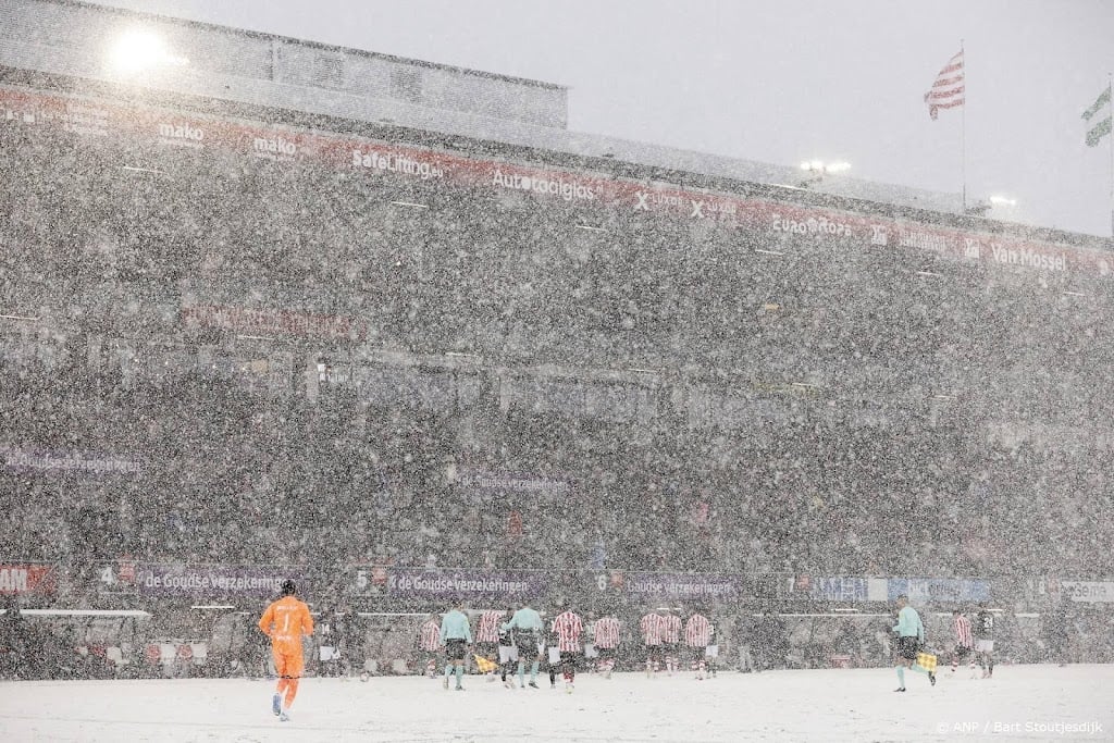 Sparta - NEC stilgelegd vanwege sneeuw op het veld
