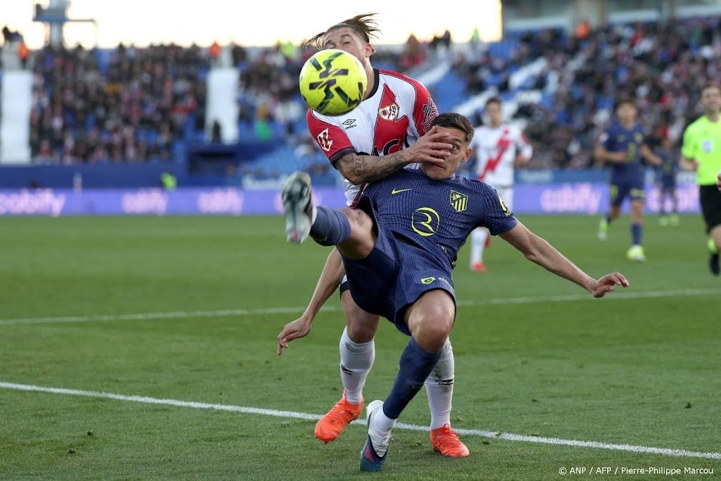 Rayo Vallecano pijnigt Atlético in Madrileense derby (3-0) 