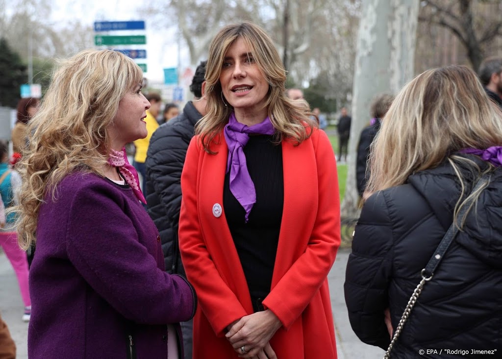 Vrouw Spaanse premier besmet met coronavirus
