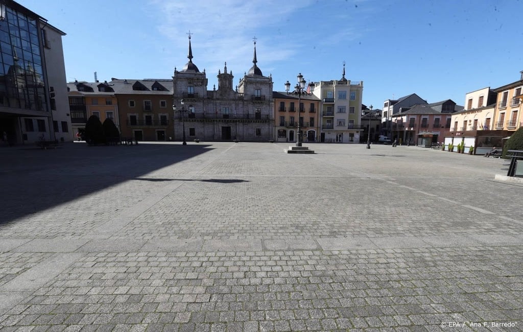 Spanje meldt 2000 nieuwe coronagevallen en meer dan 100 doden