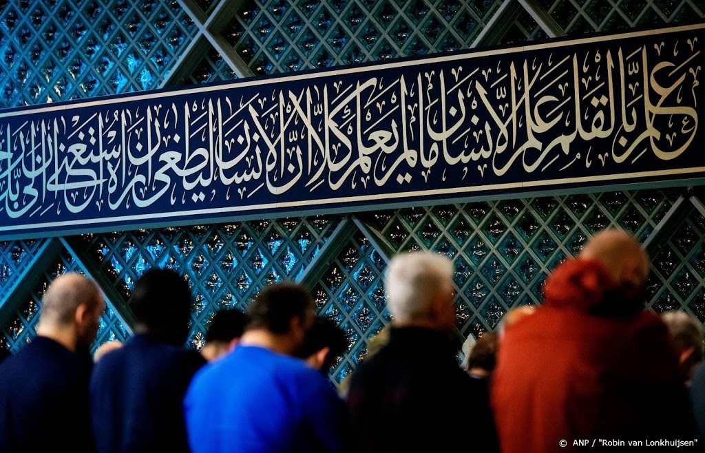 Alle Turkse moskeeën blijven dicht tot 6 april