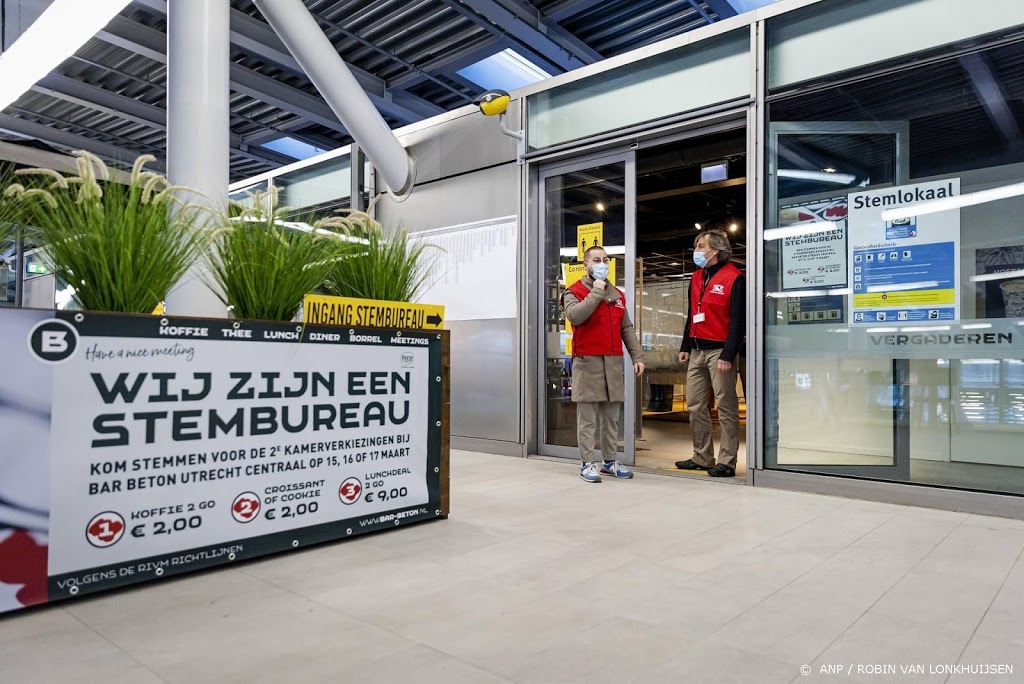 'Eerste dag stemmen op stations verloopt rustig'