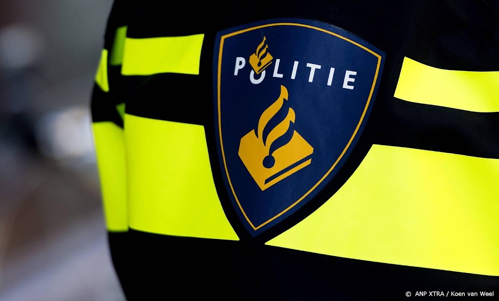 Politie valt woonwagenkampen in Arnhem binnen