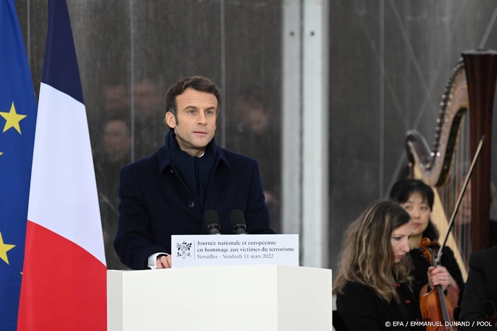 Franse president biedt Russische tv-activiste hulp aan
