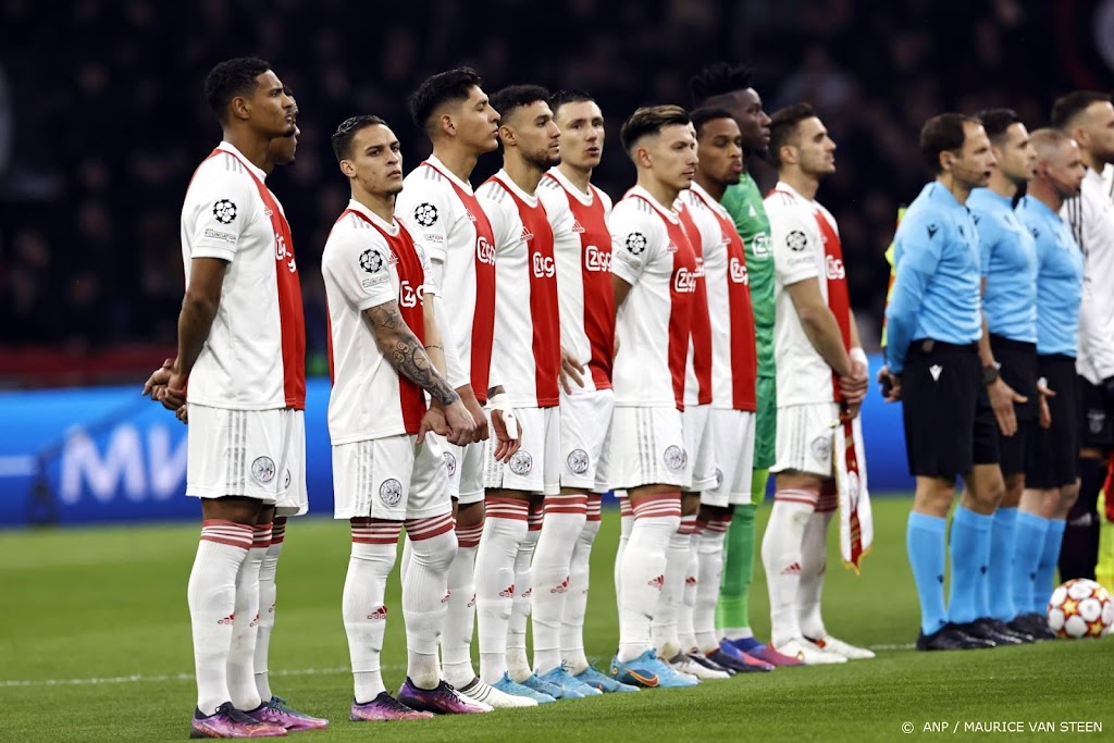 Politie grijpt in voor wedstrijd Ajax tegen Benfica