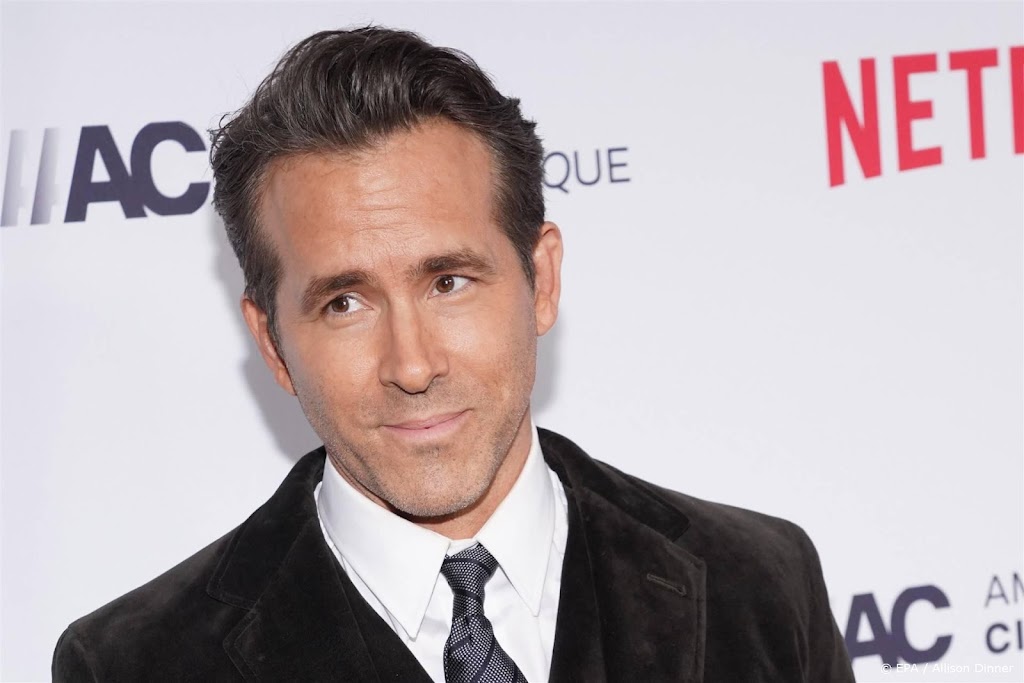 T-Mobile US koopt telecombedrijf Ryan Reynolds voor dik 1 miljard