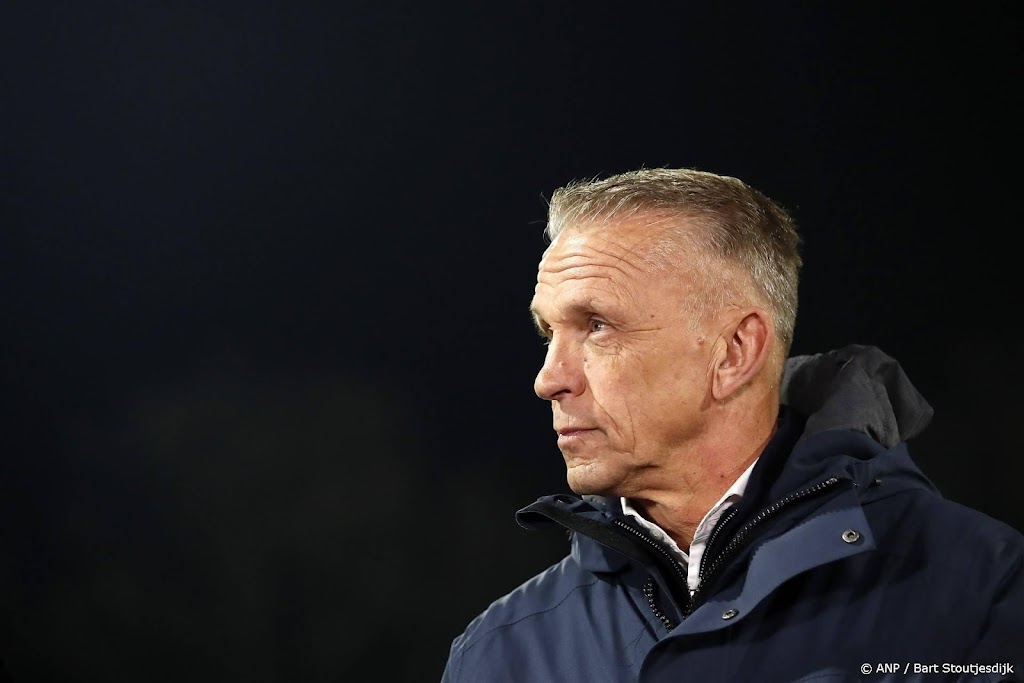 Coach Sturing houdt geloof dat het goed komt met Vitesse 