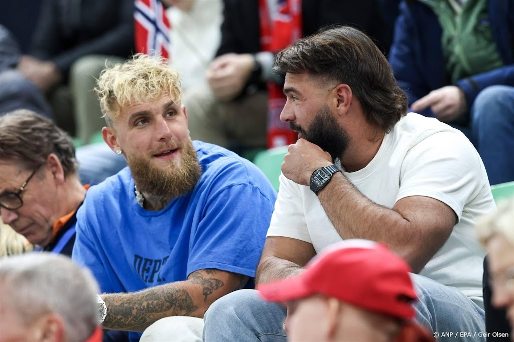 Voorzitter Kim van schaatsbond ISU wil graag leren van Jake Paul