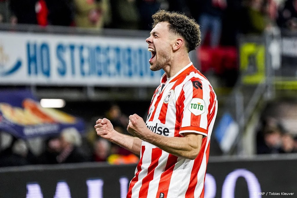 Sparta en PEC Zwolle sprokkelen punt in degradatiestrijd