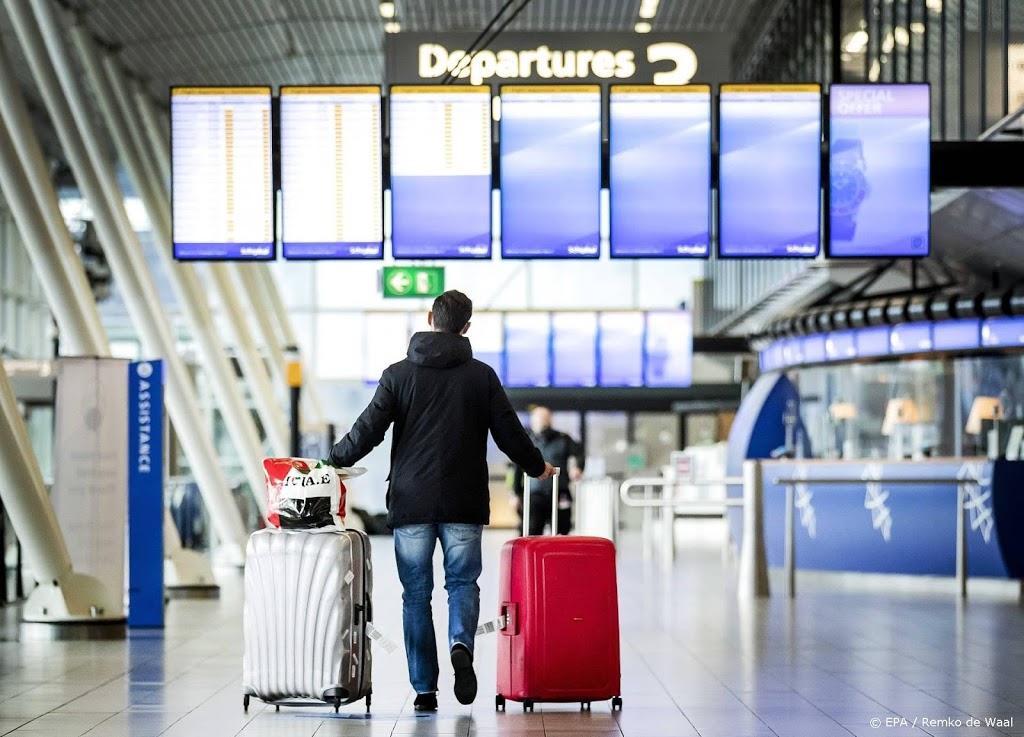 Luchthaven Schiphol verwerkt fractie normale reizigersaantallen