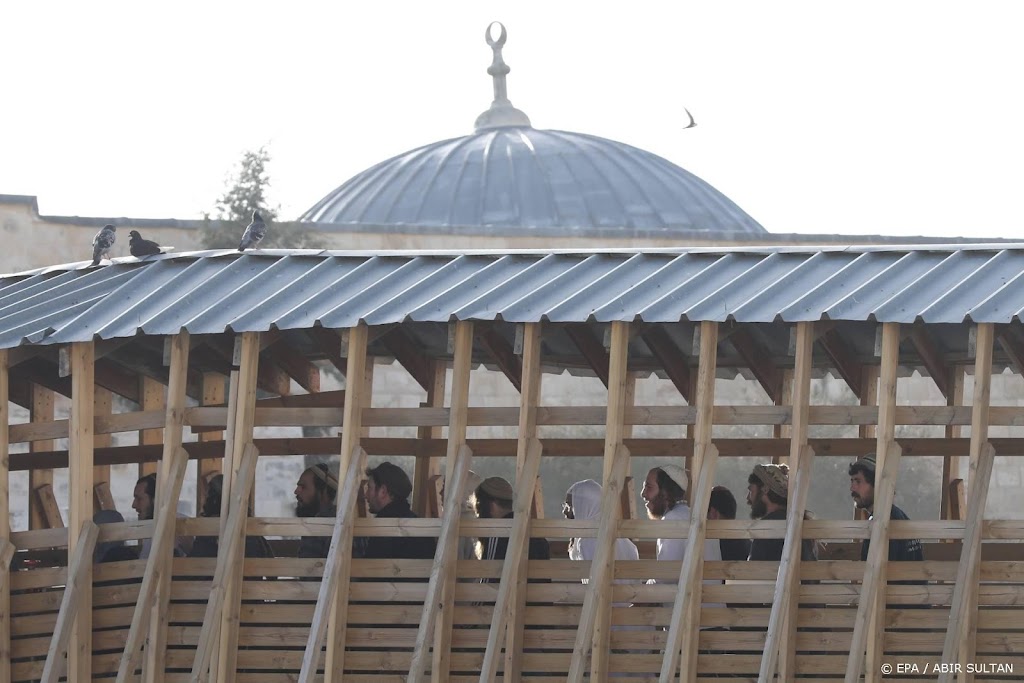 Politie valt al-Aqsa-moskee Jeruzalem binnen tijdens rellen