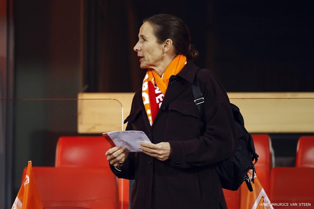 KNVB betrekt Hiddink of Winter bij uitreiking KNVB-beker