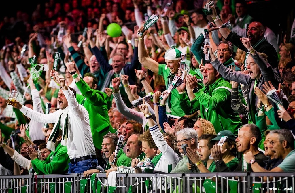 Korfballers PKC overklassen debutant DVO in zaalfinale Ahoy