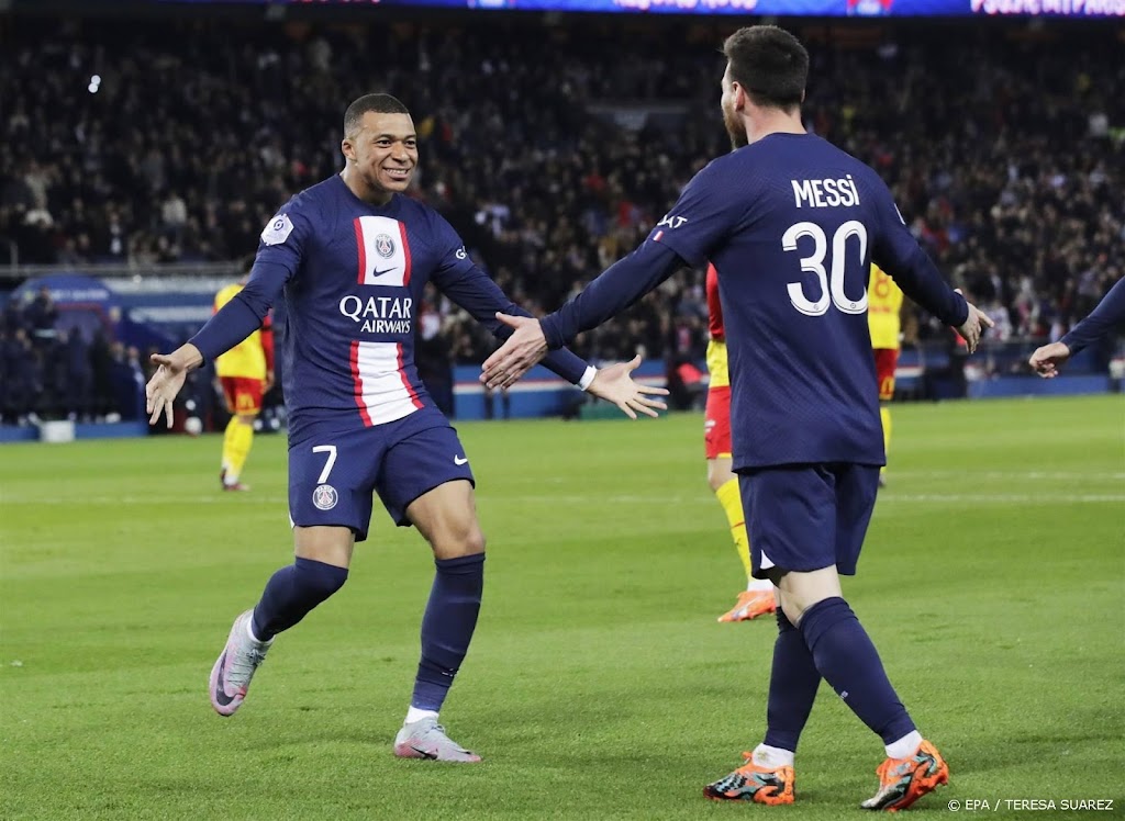 PSG wint topper tegen Lens en neemt voorschot op Franse titel